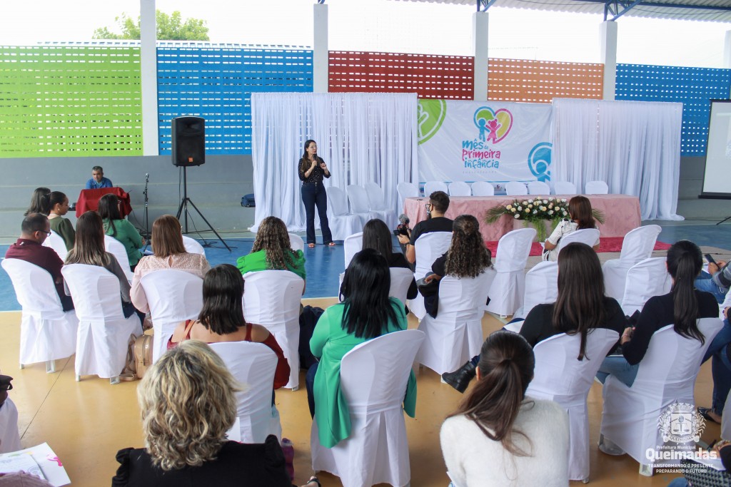 Prefeitura de Queimadas inicia o Mês da Primeira Infância com seminário temático para profissionais da área