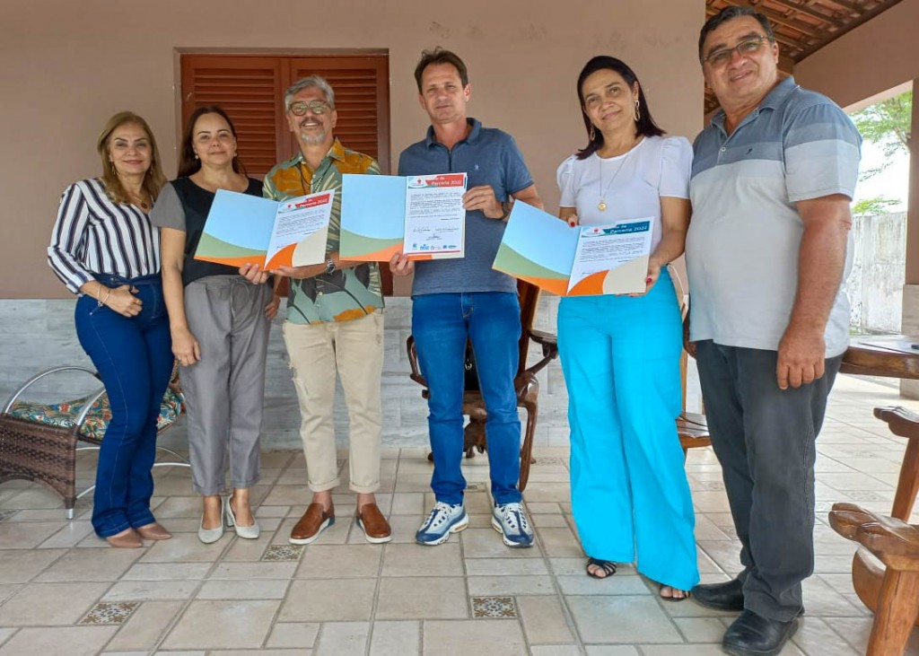 Prefeito Carlinhos de Tião renova parceria com Instituto Alpargatas para realização de ações educacionais em Queimadas