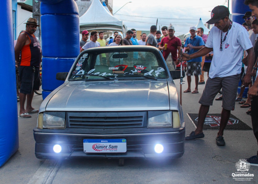 Primeira edição do FestCar Queimadas reuniu mais de 200 automóveis